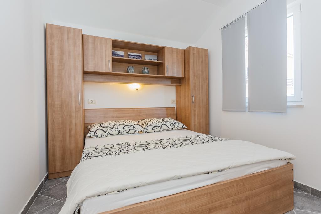 Apartments Viljac Trogir Quarto foto