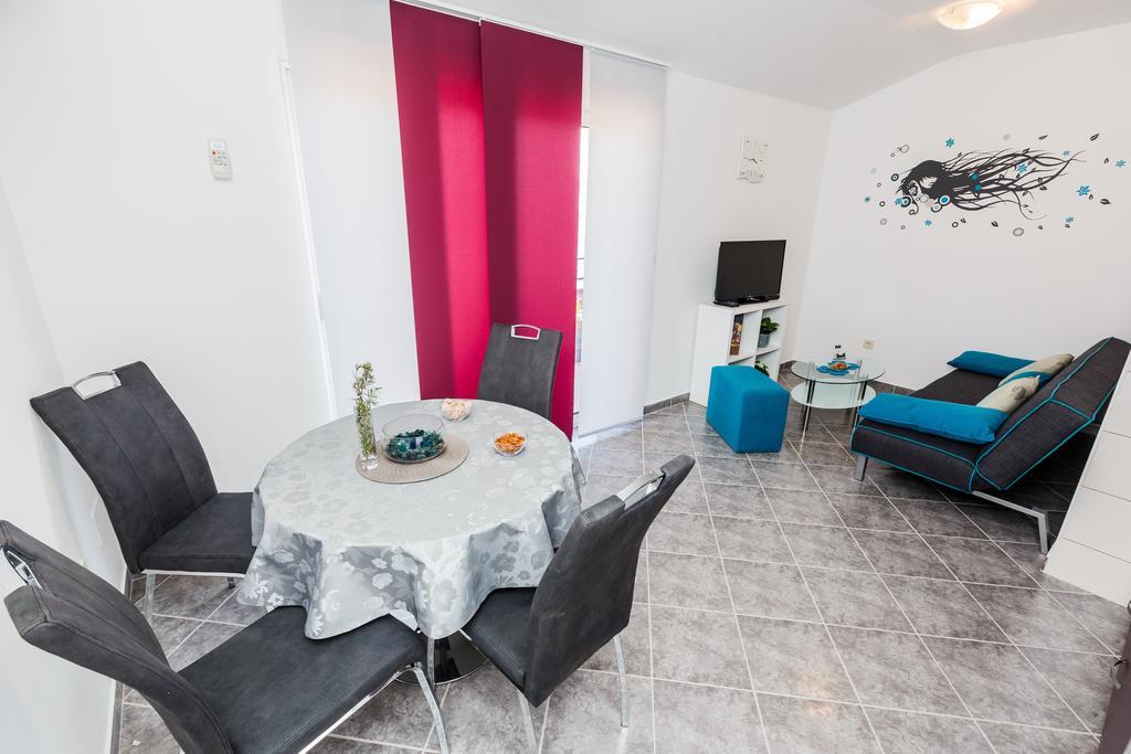 Apartments Viljac Trogir Quarto foto