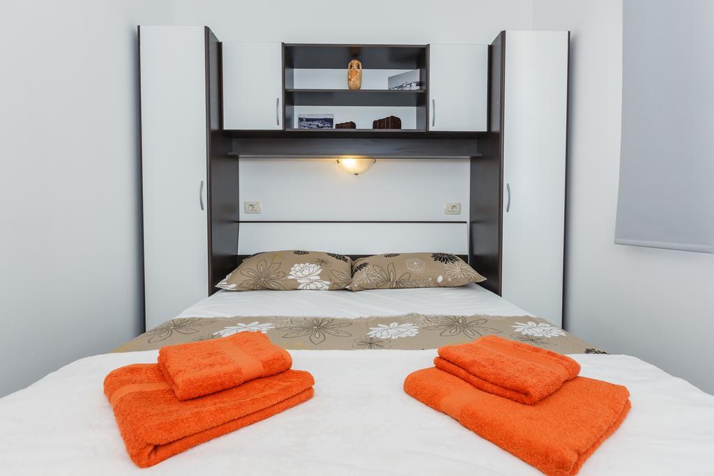 Apartments Viljac Trogir Quarto foto