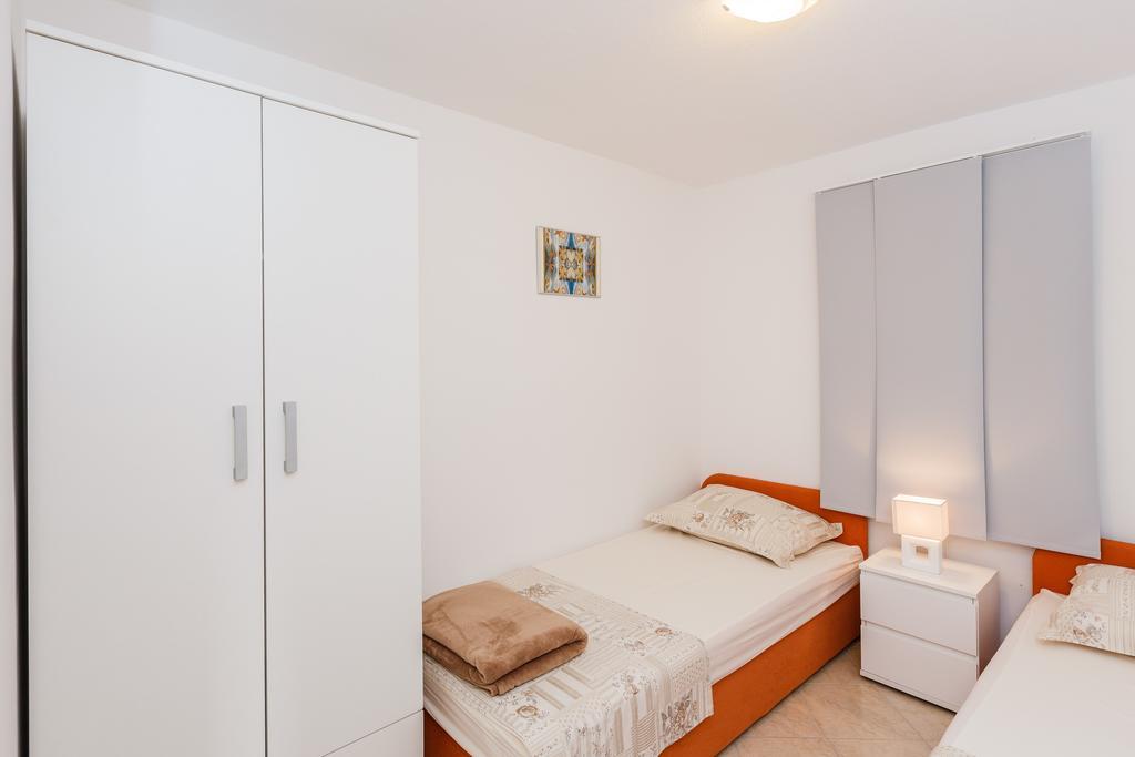 Apartments Viljac Trogir Quarto foto