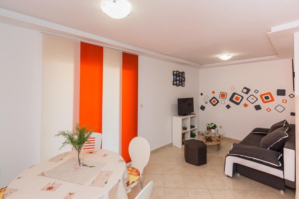 Apartments Viljac Trogir Quarto foto